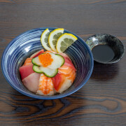 Chirashi Don <br /> 什锦刺身寿司饭
