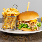 Spider Burger <br /> 鲜脆软壳蟹汉堡加薯条                  